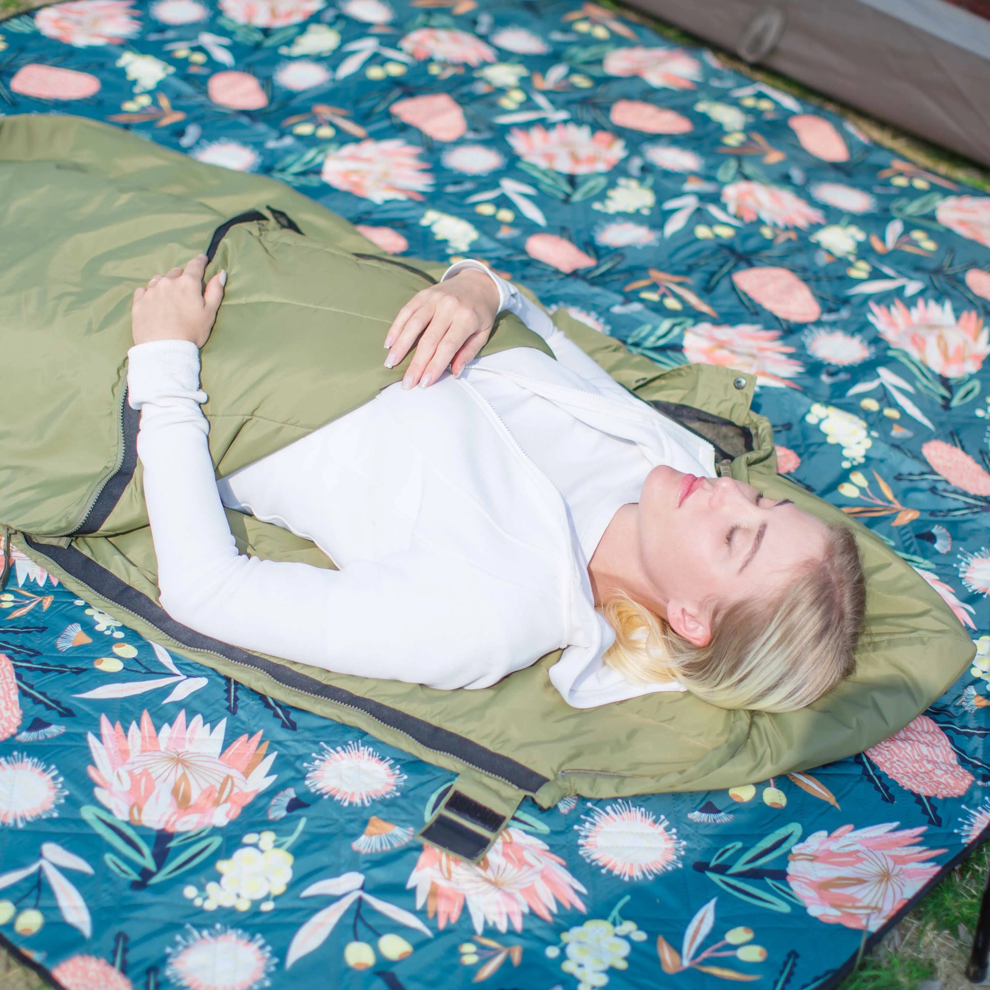 Mosquito-Net Hooded Sleeping Bag (QS-SB-002) – product view 3